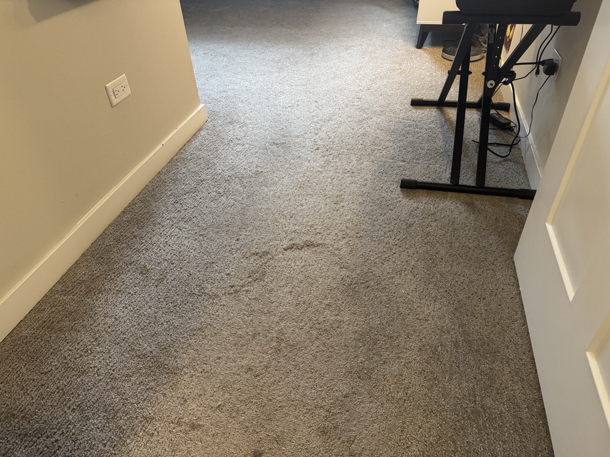 Before: Children's room entrance with visible traffic spots, then the same entrance after cleaning